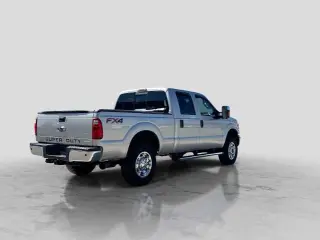 Ford F-250 Super Duty 2016 4x4 XLT 4dr Crew Cab 6.8 ft. SB Pickup