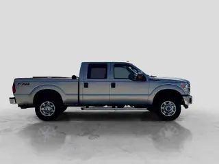 Ford F-250 Super Duty 2016 4x4 XLT 4dr Crew Cab 6.8 ft. SB Pickup