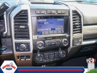 Ford F-250 Super Duty 2019 4x4 Lariat 4dr Crew Cab 6.8 ft. SB Pickup