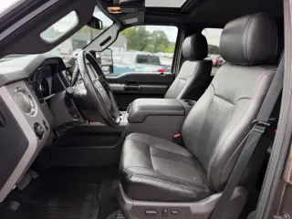 Ford F-350 Super Duty 2016 4x4 Lariat 4dr Crew Cab 6.8 ft. SB SRW Pickup