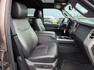 Ford F-350 Super Duty 2016 4x4 Lariat 4dr Crew Cab 6.8 ft. SB SRW Pickup
