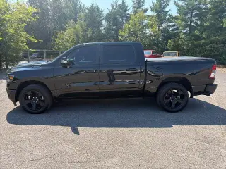 Ram 1500 2022 4x2 Big Horn 4dr Crew Cab 5.6 ft. SB Pickup