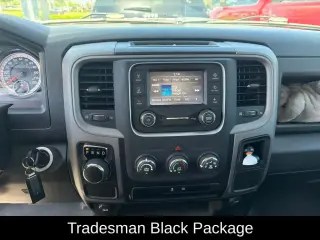 Ram 1500 Classic 2024 4x2 Tradesman 4dr Crew Cab 5.5 ft. SB Pickup