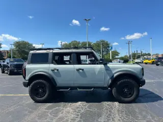 Ford Bronco 2023 4x4 Base Advanced 4dr SUV