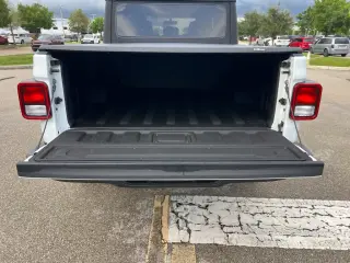 Jeep Gladiator 2022 4x4 Mojave 4dr Crew Cab 5.0 ft. SB