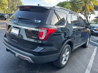Ford Explorer 2017 AWD XLT SUV de 4 puertas