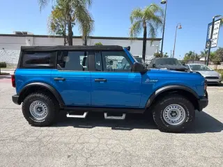 Ford Bronco 2021 4x4 Base 4dr SUV