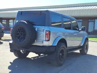 Ford Bronco 2023 4x4 Outer Banks 4dr SUV
