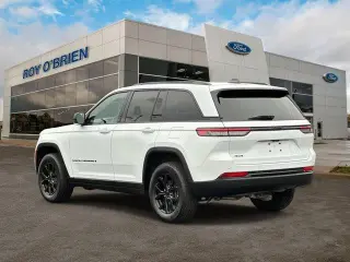 Jeep Grand Cherokee 2024 4x4 Laredo 4dr SUV
