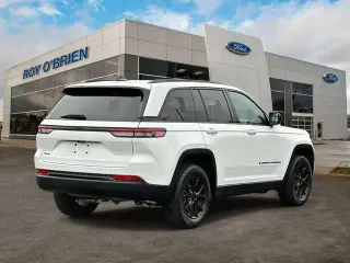 Jeep Grand Cherokee 2024 4x4 Laredo 4dr SUV