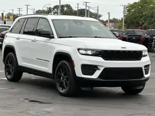 Jeep Grand Cherokee 2024 4x4 Laredo 4dr SUV