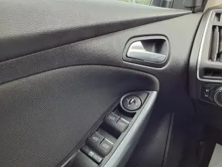 Ford Focus 2014 Titanium 4dr Hatchback