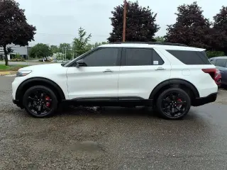 Ford Explorer 2023 AWD ST 4dr SUV