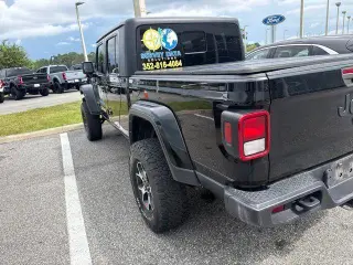 Jeep Gladiator 2022 4x4 Sport 4dr Crew Cab 5.0 ft. SB