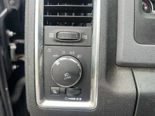 Ram 1500 2018 4x4 SLT 4dr Crew Cab 5.5 ft. SB Pickup