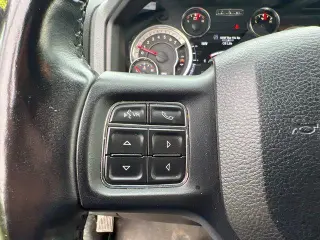 Ram 1500 2018 4x4 SLT 4dr Crew Cab 5.5 ft. SB Pickup