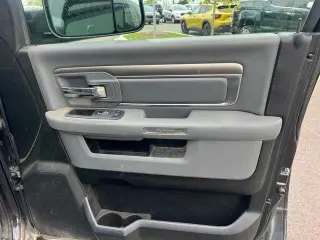 Ram 1500 2018 4x4 SLT 4dr Crew Cab 5.5 ft. SB Pickup