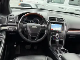 Ford Explorer 2017 AWD Platinum 4dr SUV