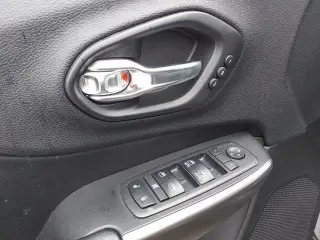 Jeep Cherokee 2019 4x4 Limited 4dr SUV
