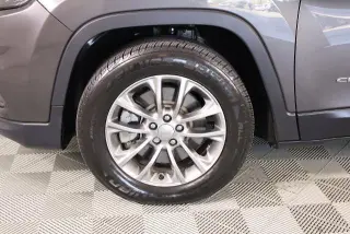 Jeep Cherokee 2020 Latitude Plus SUV de 4 puertas