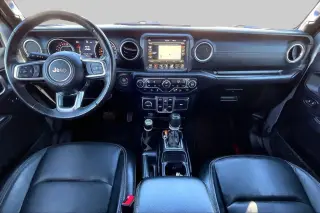 Jeep Wrangler Unlimited 2018 4x4 Sahara 4dr SUV (versión media del año)