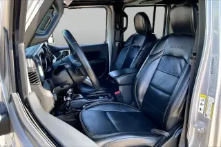 Jeep Wrangler Unlimited 2018 4x4 Sahara 4dr SUV (versión media del año)