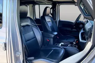 Jeep Wrangler Unlimited 2018 4x4 Sahara 4dr SUV (versión media del año)