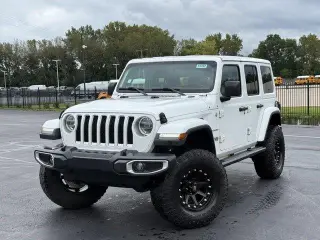 Jeep Wrangler Unlimited 2018 4x4 Sahara 4dr SUV (lanzamiento de mitad de año)