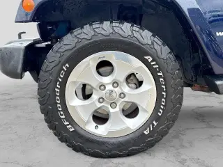 Jeep Wrangler Unlimited 2013 4x4 Sahara 4dr SUV