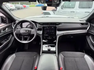 Jeep Grand Cherokee 2025 4x4 Laredo 4dr SUV