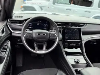 Jeep Grand Cherokee 2025 4x4 Laredo 4dr SUV