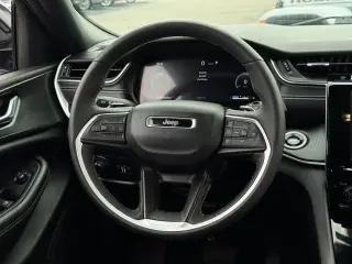 Jeep Grand Cherokee 2025 4x4 Laredo 4dr SUV