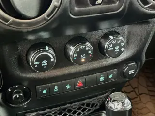 Jeep Wrangler JK Unlimited 2018 4x4 Sahara 4 puertas SUV