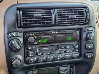 Ford Explorer 2000 4dr Eddie Bauer 4WD SUV