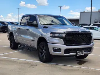 Ram 1500 2025 4x4 Big Horn Cabina Crew 4 puertas.pickup con caja de 5.6 pies