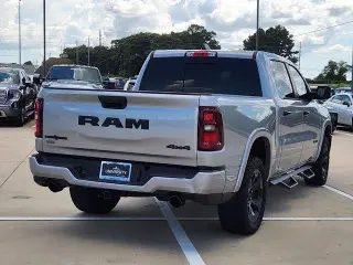 Ram 1500 2025 4x4 Big Horn Cabina Crew 4 puertas.pickup con caja de 5.6 pies
