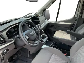 Ford Transit 2023 350 XLT 3dr LWB Techo Medio Furgón de Pasajeros