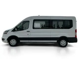 Ford Transit 2023 350 XLT 3dr LWB Techo Medio Furgón de Pasajeros
