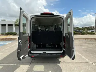 Ford Transit 2023 350 XLT 3dr LWB Techo Medio Furgón de Pasajeros