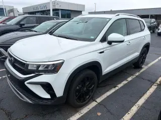 Volkswagen Taos 2024 SE 4p SUV