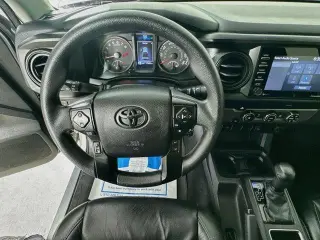 Toyota Tacoma 2022 4x2 SR5 4 puertas Doble Cabina 5.0 ft SB