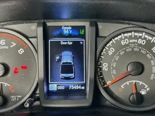 Toyota Tacoma 2022 4x2 SR5 4 puertas Doble Cabina 5.0 ft SB