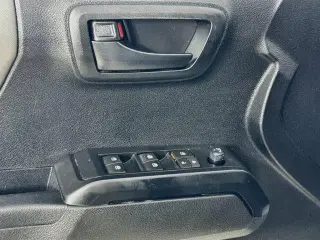 Toyota Tacoma 2022 4x2 SR5 4 puertas Doble Cabina 5.0 ft SB