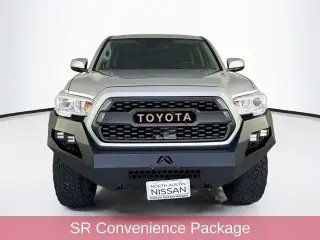 Toyota Tacoma 2022 4x2 SR5 4 puertas Doble Cabina 5.0 ft SB