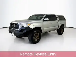 Toyota Tacoma 2022 4x2 SR5 4 puertas Doble Cabina 5.0 ft SB