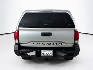 Toyota Tacoma 2022 4x2 SR5 4 puertas Doble Cabina 5.0 ft SB