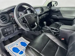 Toyota Tacoma 2022 4x2 SR5 4 puertas Doble Cabina 5.0 ft SB