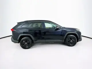 Toyota RAV4 2025 AWD XLE 4p SUV