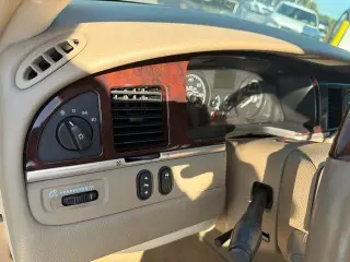 Lincoln Town Car 2008 Signature Limited 4dr Sedán