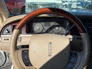 Lincoln Town Car 2008 Signature Limited 4dr Sedán